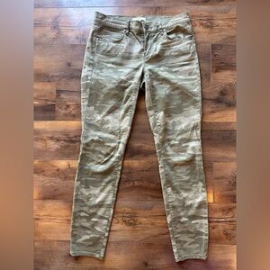 LOFT Camo Skinny Jeans – Olive Green – Size 0 – Stretch Denim
